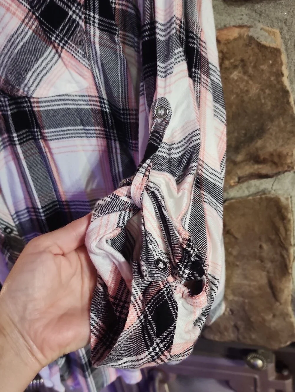 Relaxed Pink Plaid Button-Down Shirt - Picture 6 of 8